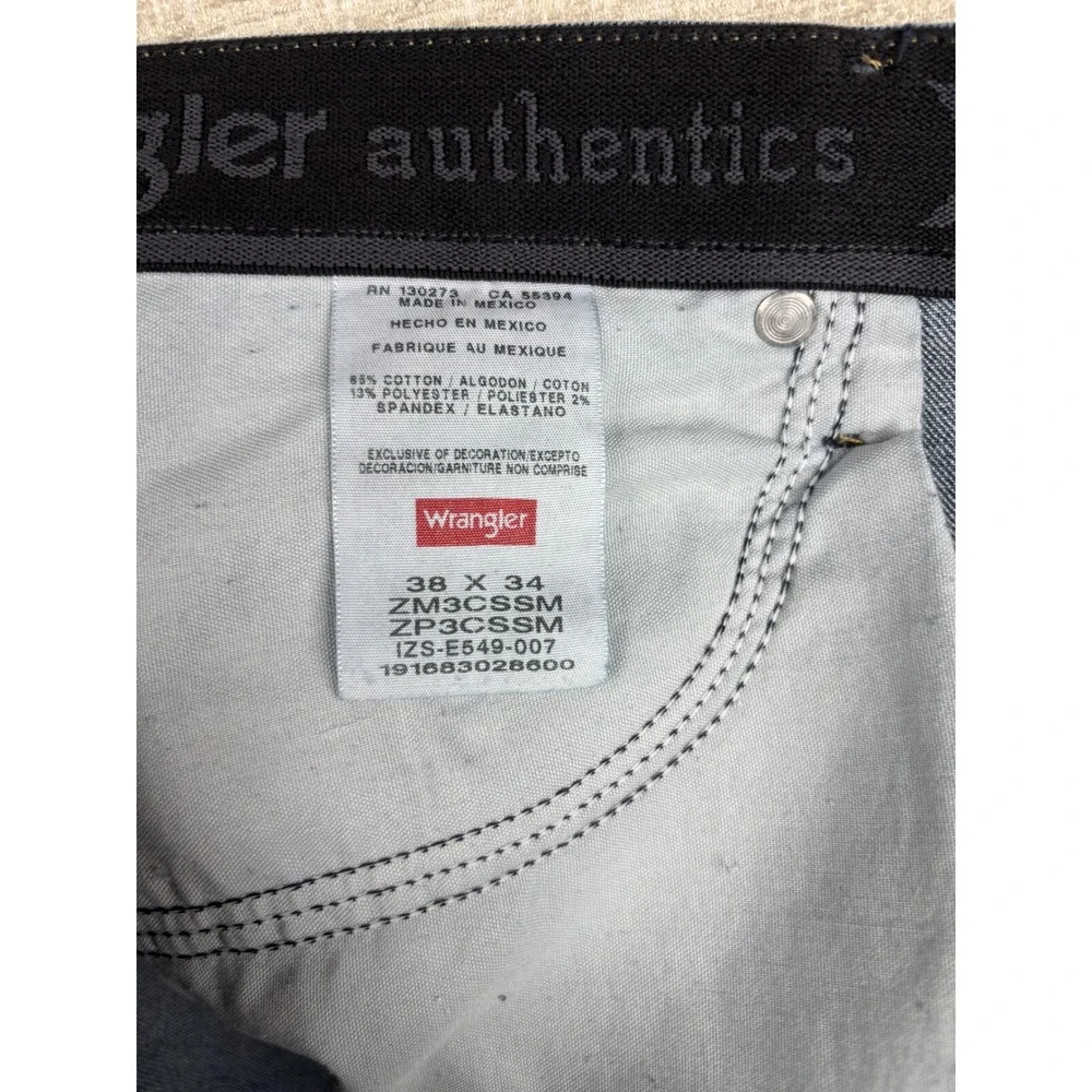 Wrangler Authentics Men's 38x34 Straight Leg Blue Medium Waste Jeans